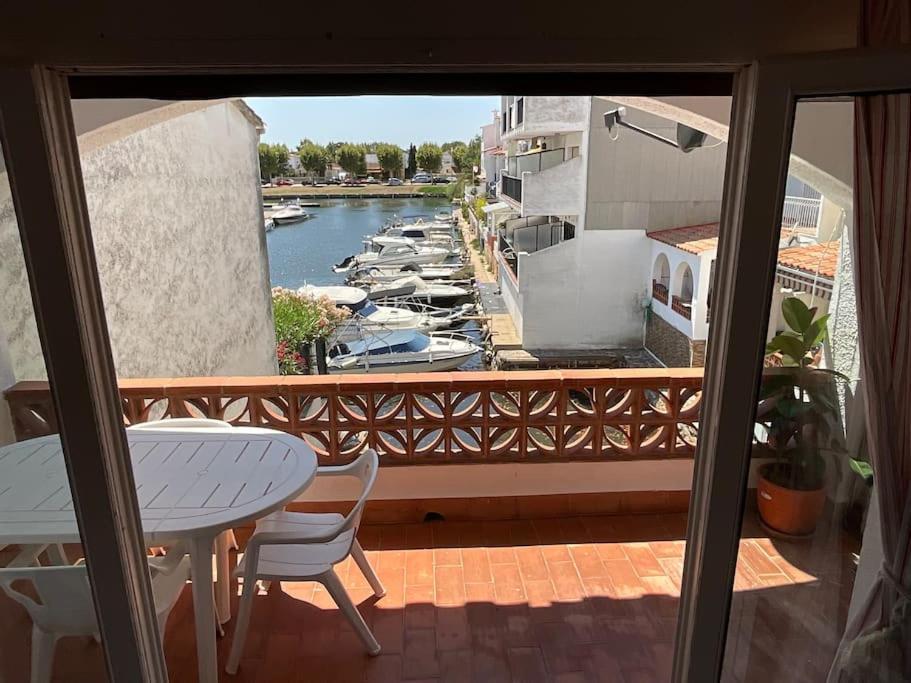 Lindo Apartamento Con Vistas Al Puerto Mistral Эмпуриабрава Экстерьер фото